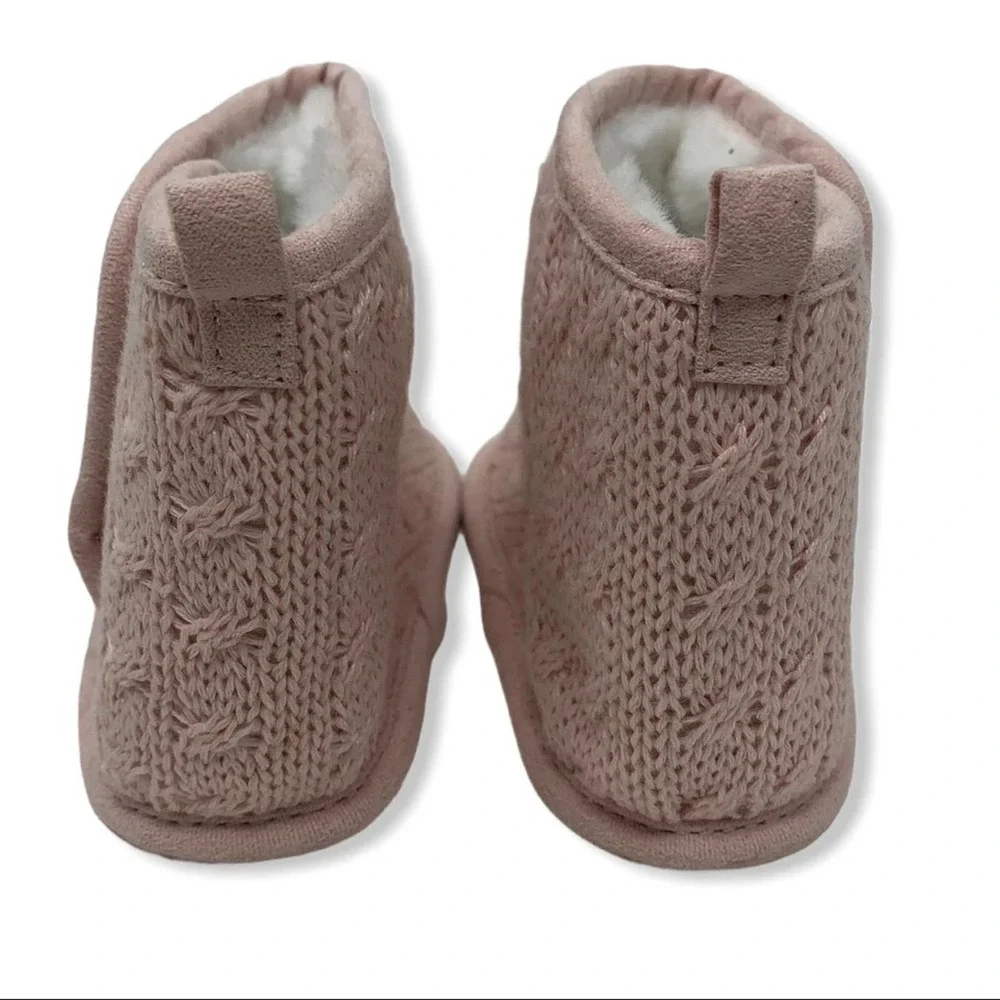 Pink cable knit booties faux‎ fur lined 0-3 month